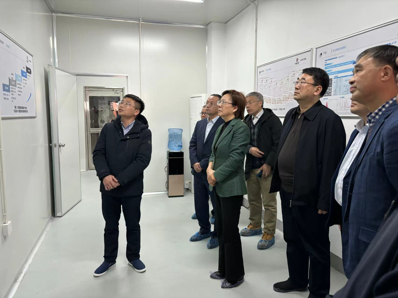 л������Ժ���й�̬����з��͹�ҵ��ϣ������